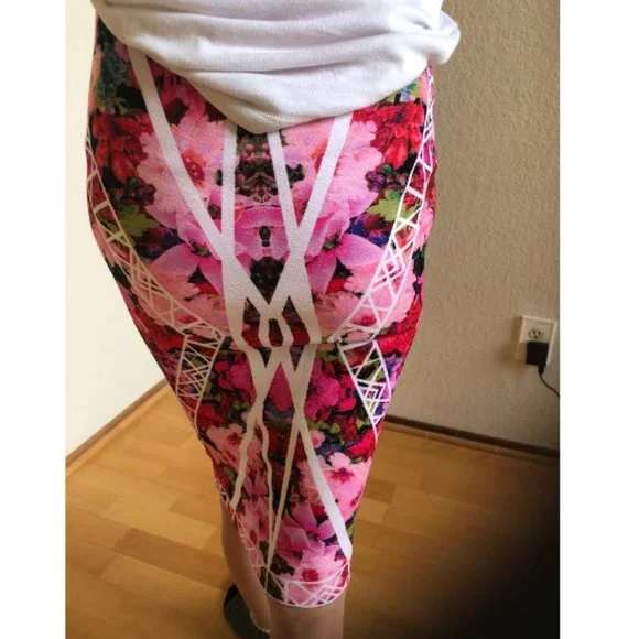 Material girl | Juniors Mirror Floral Print Pencil skirt - Picture 7 of 12